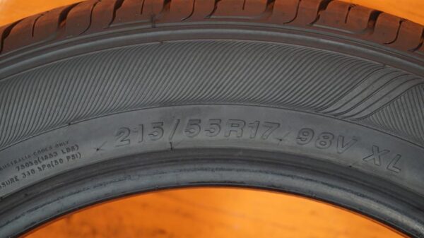 2 used tires 215/55/17 VENEZIA - Image 7