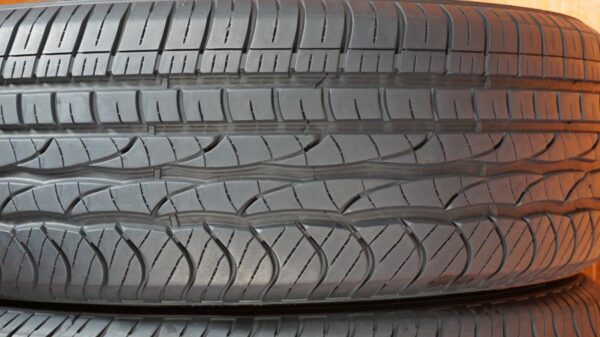 2 used tires 205/55/16 DOUGLAS - Image 4