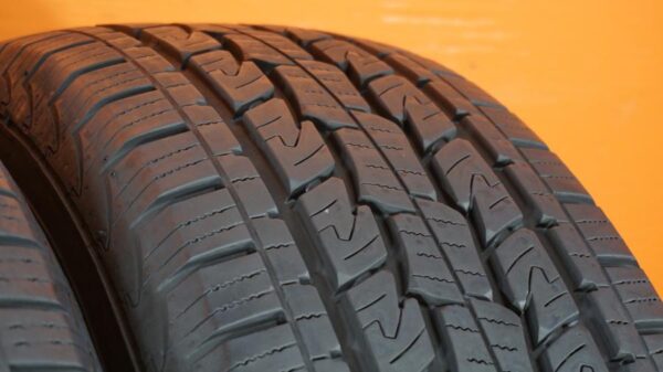 2 used tires 245/70/17 GENERAL - Image 3