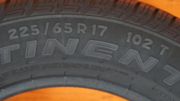 2 used tires 225/65/17 CONTINENTAL - Image 6