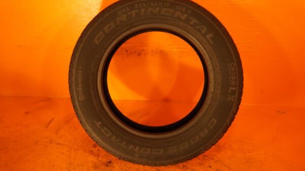 2 used tires 225/65/17 CONTINENTAL - Image 7