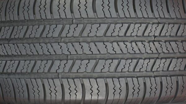 2 used tires 205/55/16 GOODYEAR - Image 4
