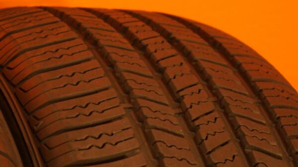 2 used tires 205/55/16 GOODYEAR - Image 5