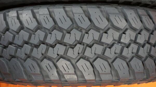 2 used tires LT 265/75/16 BUCKSHOT - Image 4