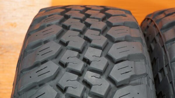 2 used tires LT 265/75/16 BUCKSHOT - Image 5