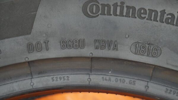 2 used tires 245/45/18 CONTINENTAL - Image 8