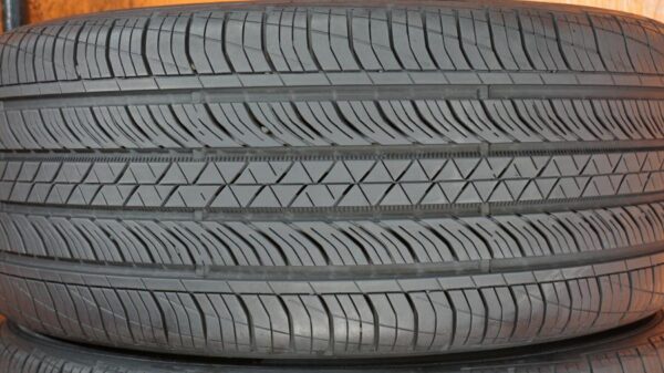 2 used tires 245/45/18 CONTINENTAL - Image 4