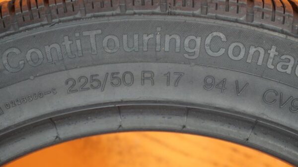 2 used tires 225/50/17 CONTINENTAL - Image 7