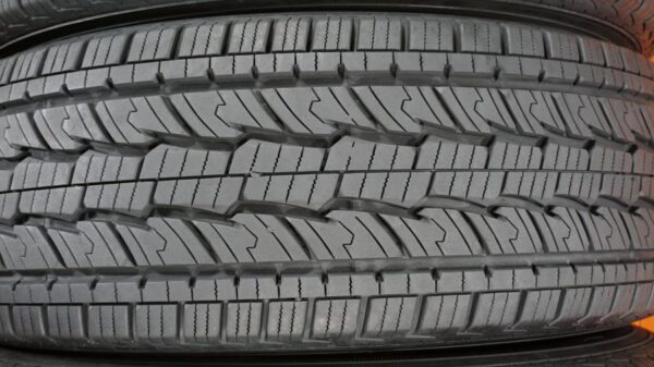 4 used tires LT 265/60/20 GENERAL - Image 4