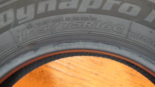 2 used tires LT 195/75/16 HANKOOK - Image 7