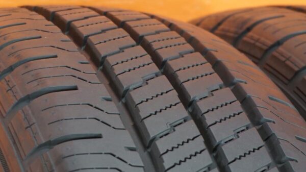 2 used tires LT 195/75/16 HANKOOK - Image 3