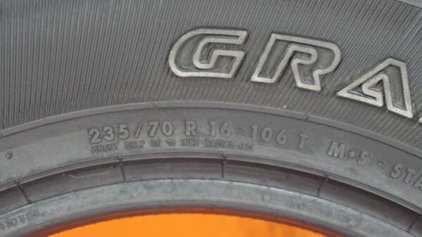 2 used tires 235/70/16 GENERAL - Image 8