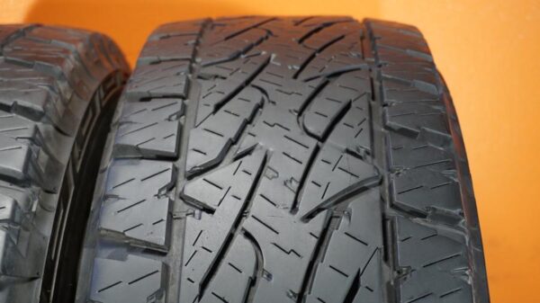 2 used tires LT 275/65/20 BRIDGESTONE - Image 5