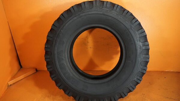 2 used tires 245/16 MALOYA - Image 6