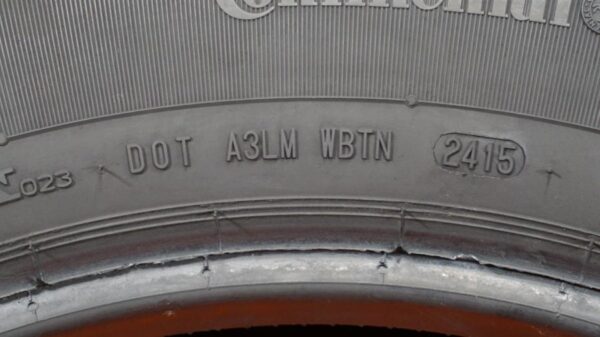 2 used tires 235/65/18 CONTINENTAL - Image 7