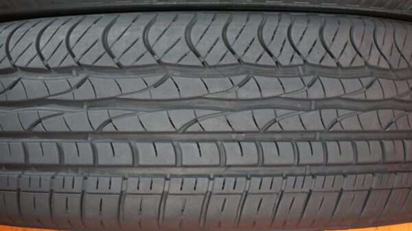 2 used tires 205/60/16 DOUGLAS - Image 4