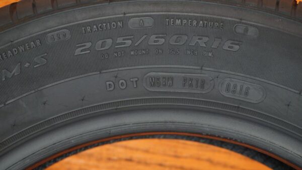 2 used tires 205/60/16 DOUGLAS - Image 7