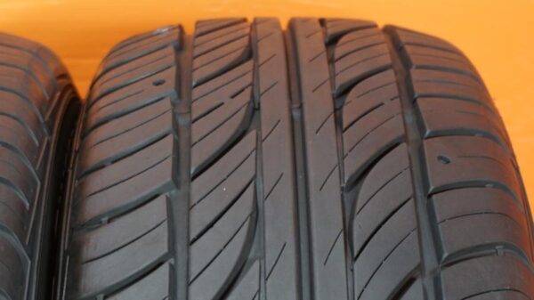 2 used tires 225/60/16 FALKEN - Image 3