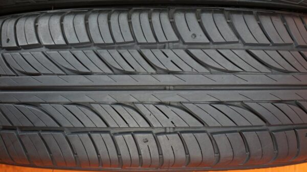 2 used tires 225/60/16 FALKEN - Image 4