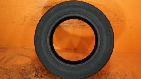 2 used tires 225/60/16 FALKEN - Image 8