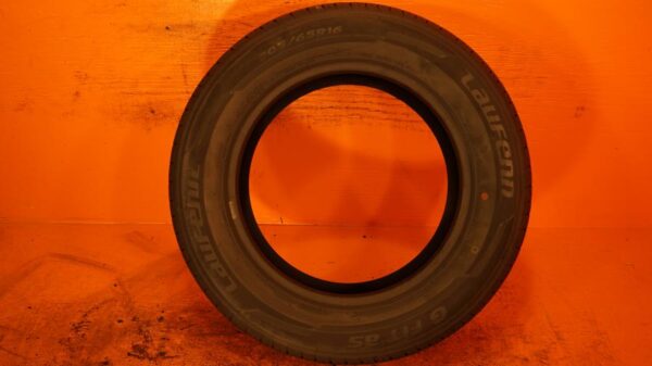 2 used tires 205/65/16 LAUFENN - Image 6