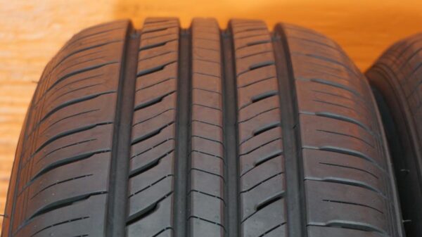 2 used tires 205/65/16 LAUFENN - Image 5