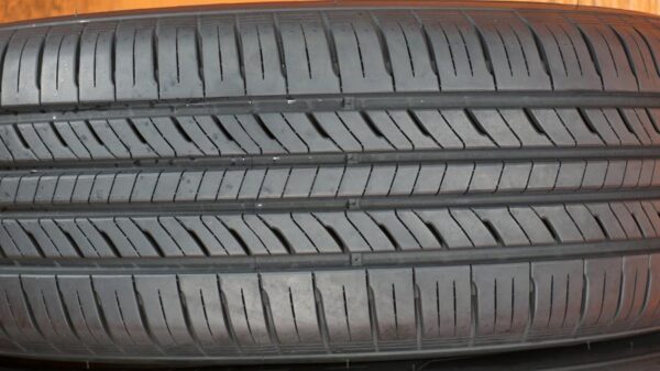 2 used tires 205/65/16 LAUFENN - Image 4