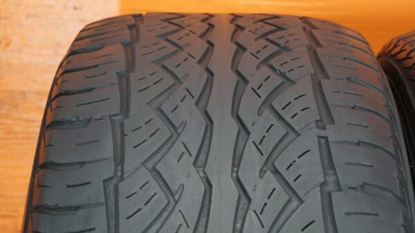 2 used tires 275/60/17 FALKEN - Image 3