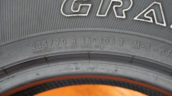 2 used tires 235/70/16 GENERAL - Image 6