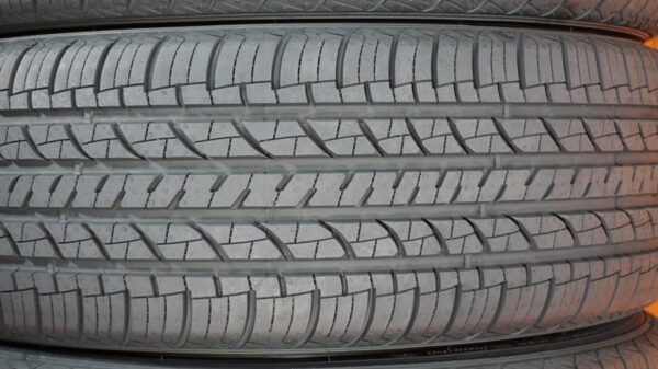 4 used tires 215/60/16 DOUGLAS - Image 4