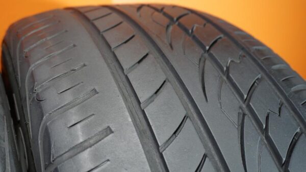 2 used tires 275/55/20 MAXTREK - Image 5