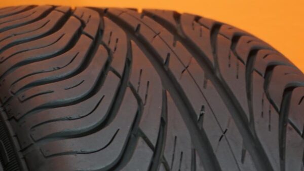 2 used tires 215/60/16 GENERAL - Image 5