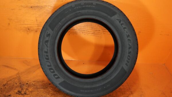 2 used tires 215/60/16 DOUGLAS - Image 7