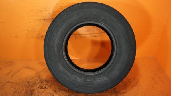 2 used tires LT 245/75/16 BRIDGESTONE - Image 6