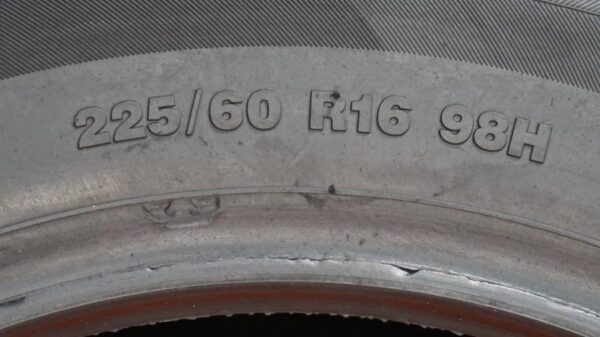 4 like new tires 225/60/16 NIKA - Image 6