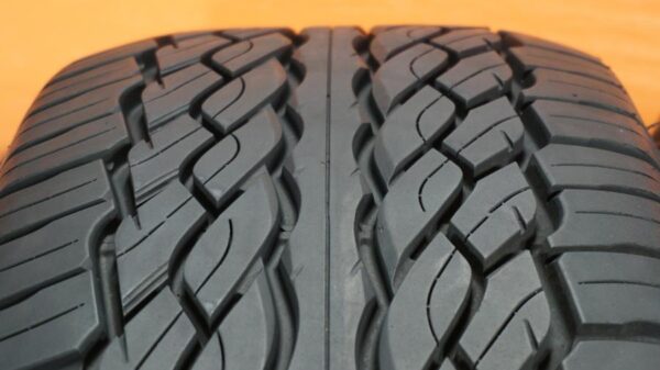 2 used tires 275/60/20 FALKEN - Image 5