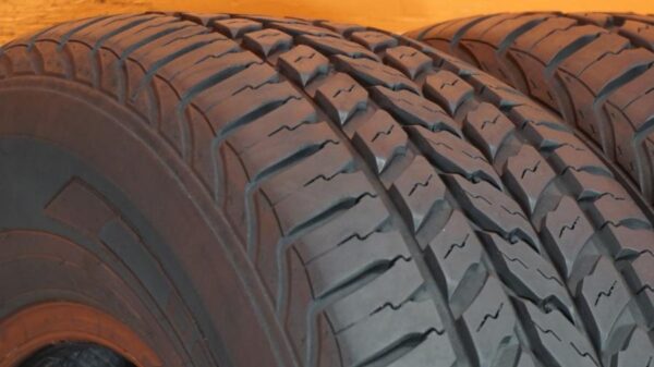 2 used tires 215/70/15 DOUGLAS - Image 5