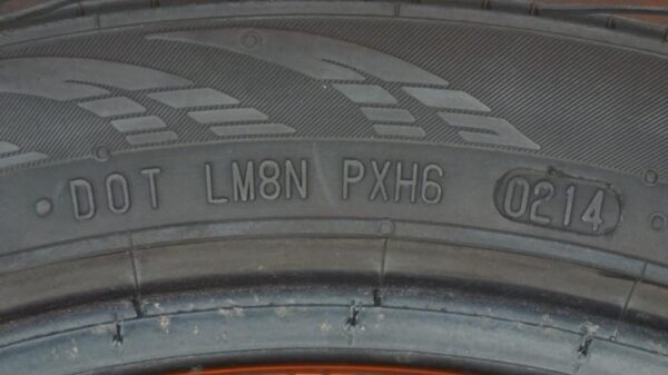 2 used tires 245/40/17 CONTINENTAL - Image 8