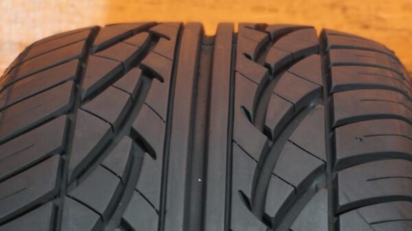 2 used tires 205/55/16 SOLAR - Image 3