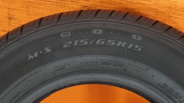 2 used tires 215/65/15 DOUGLAS - Image 7