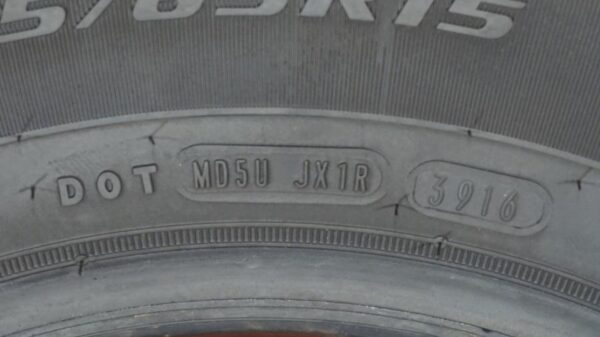 2 used tires 215/65/15 DOUGLAS - Image 8