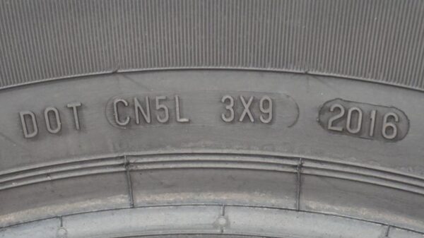 2 used tires 225/65/17 CONTINENTAL - Image 8