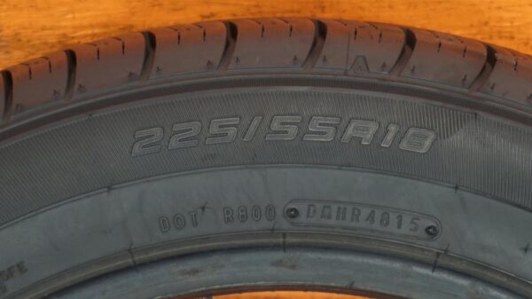 2 used tires 225/55/18 FALKEN - Image 6