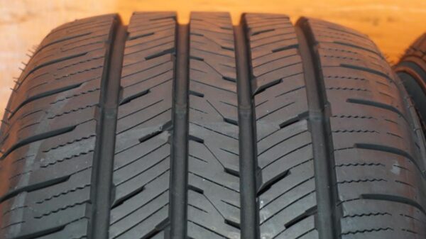 2 used tires 225/55/18 FALKEN - Image 5