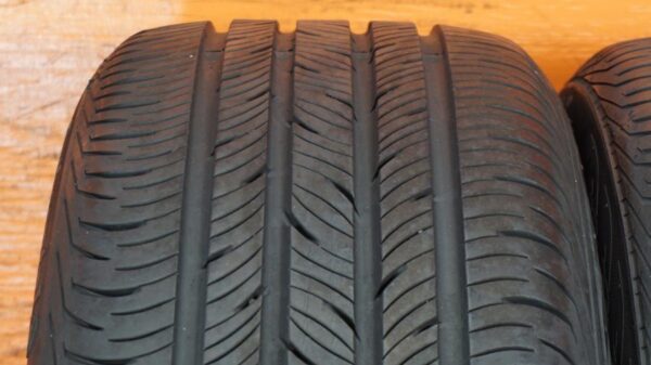 2 used tires 235/45/19 CONTINENTAL - Image 3