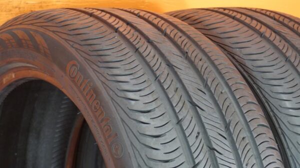 2 used tires 235/45/19 CONTINENTAL - Image 5