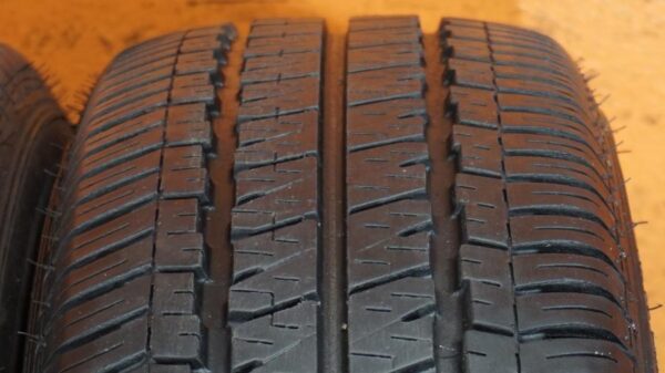 2 used tires 205/70/15 BRIDGESTONE - Image 3