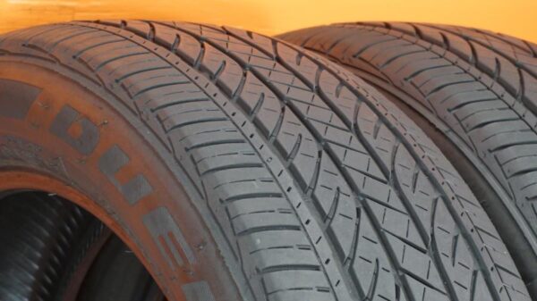 2 used tires 235/55/20 BRIDGESTONE - Image 5