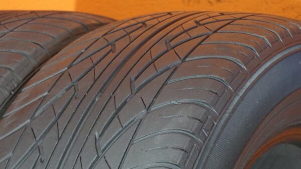 2 used tires 215/60/16 DORAL - Image 5