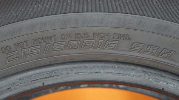 2 used tires 215/60/16 DORAL - Image 7